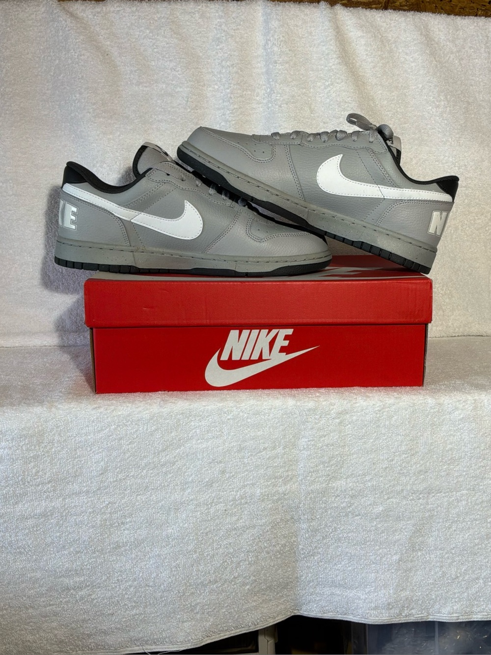 91. Nike Big Nike Low Men’s size 9